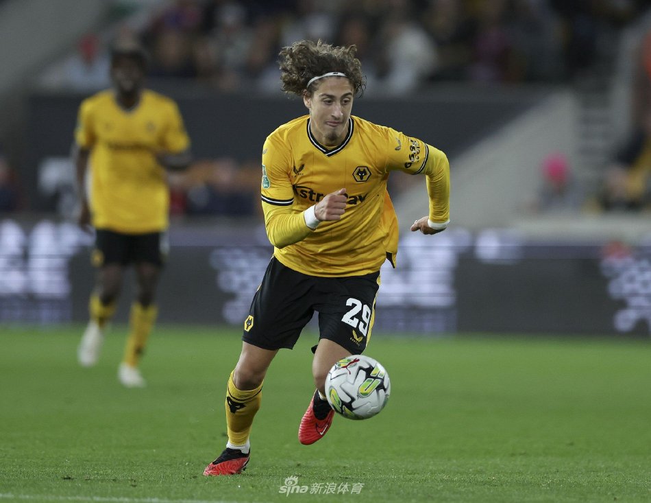 借杰出的控 借杰出的控